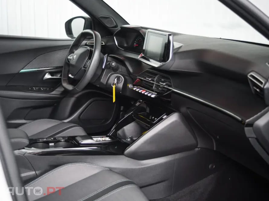Peugeot 2008 PureTech 130 EAT8 Allure