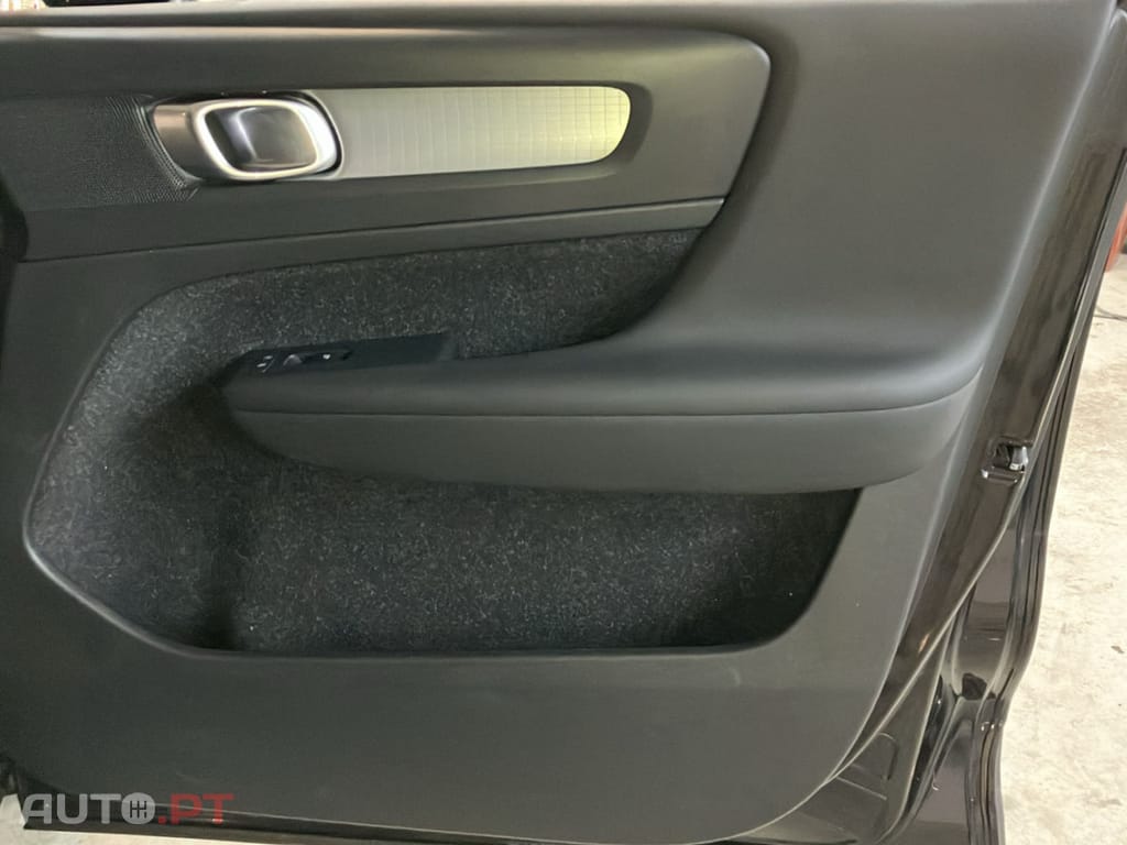 Volvo XC40 1.5 T3 Momentum Plus