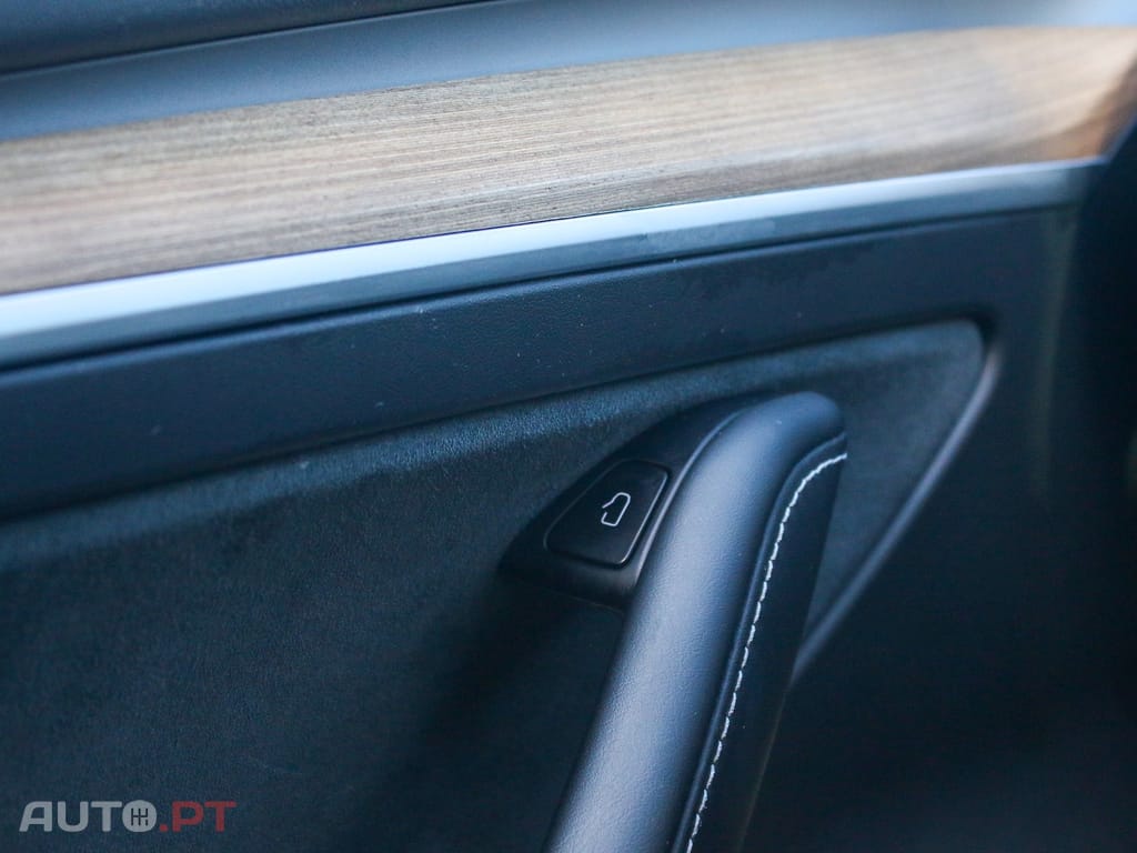 Tesla Model 3 Long Range AWD Dual Motor