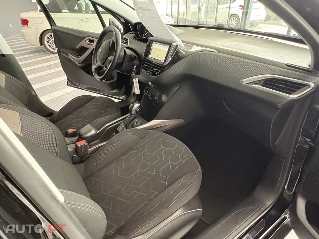 Peugeot 2008 1.2 PureTech Style