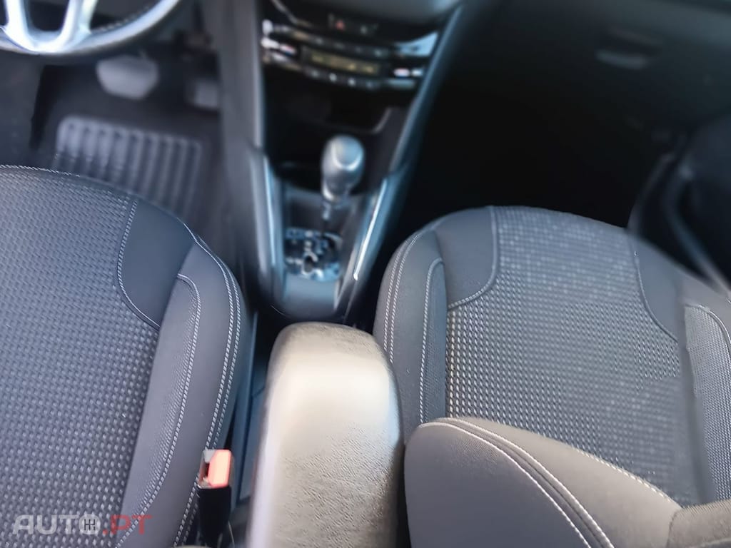 Peugeot 208 1.2 Allure EAT6