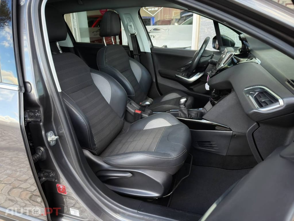 Peugeot 2008 1.2 PureTech Allure