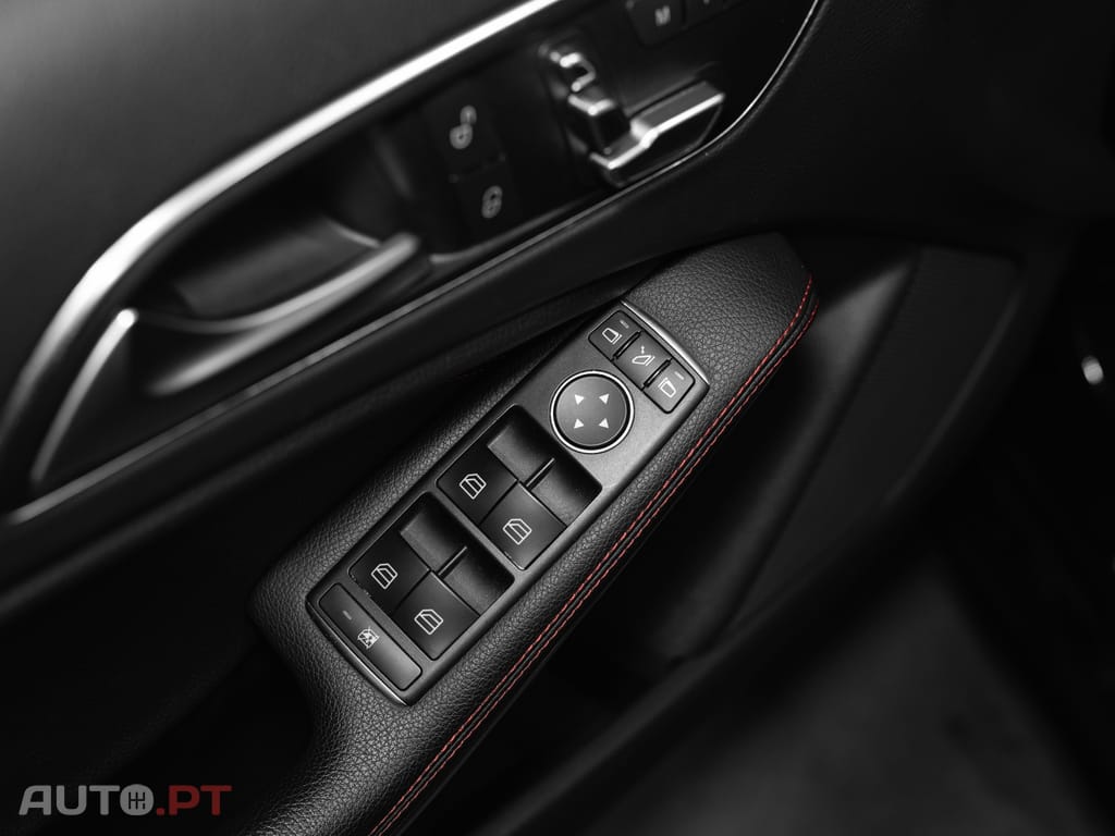 Mercedes-Benz A 45 AMG 4Matic Speedshift 7G-DCT