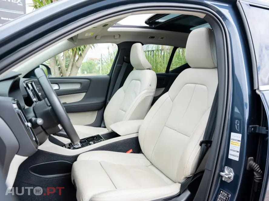 Volvo XC 40 T5 Recharge DKG Inscription — fotografia 16