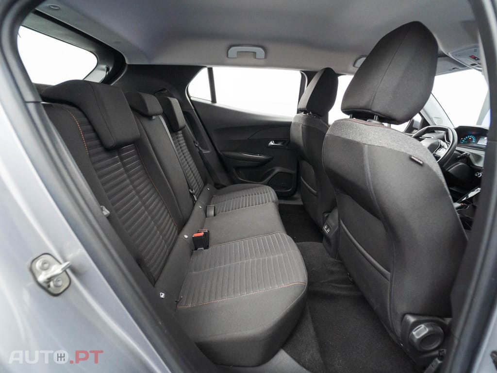Peugeot E-2008 50 kWh Active