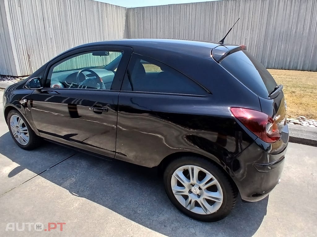 Opel Corsa Black Edition 1.2