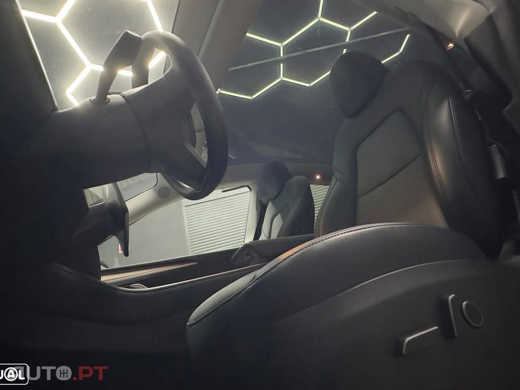 Tesla Model Y Performance Dual Motor AWD