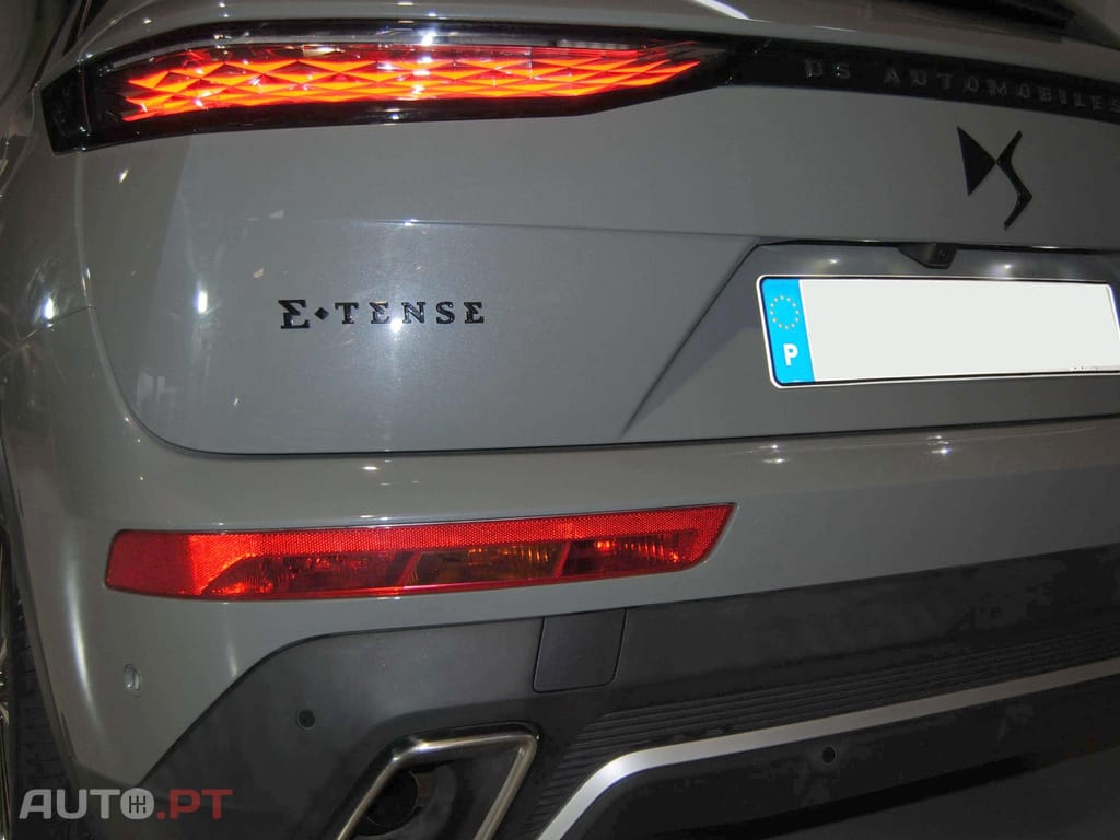 DS DS7 E-Tense Performance Line