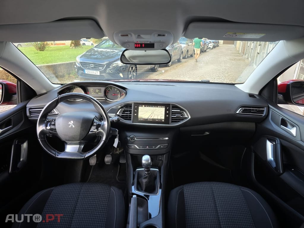 Peugeot 308 1.2 PureTech Active J17