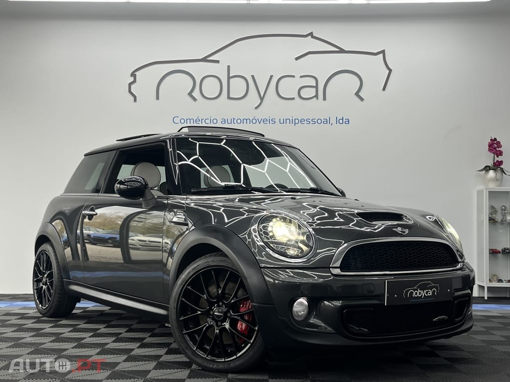 MINI Cooper John Cooper Works
