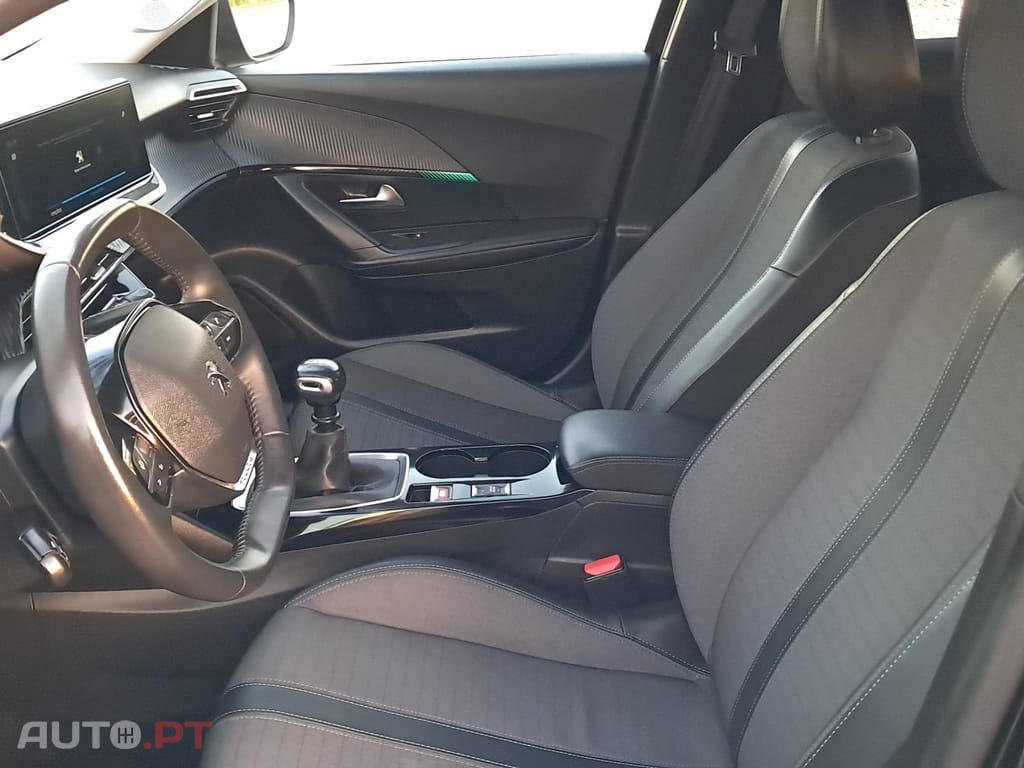 Peugeot 2008 1.2 PureTech Allure Pack