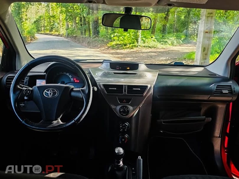 Toyota iQ 1.0 +