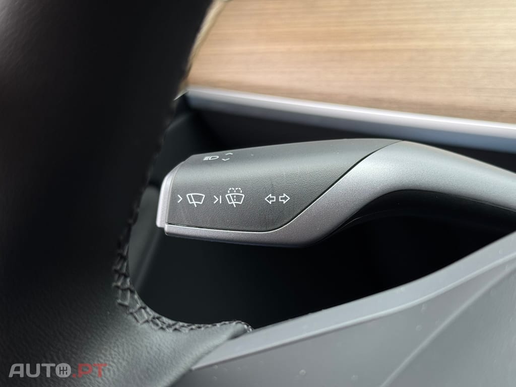 Tesla Model Y Long-Range RWD