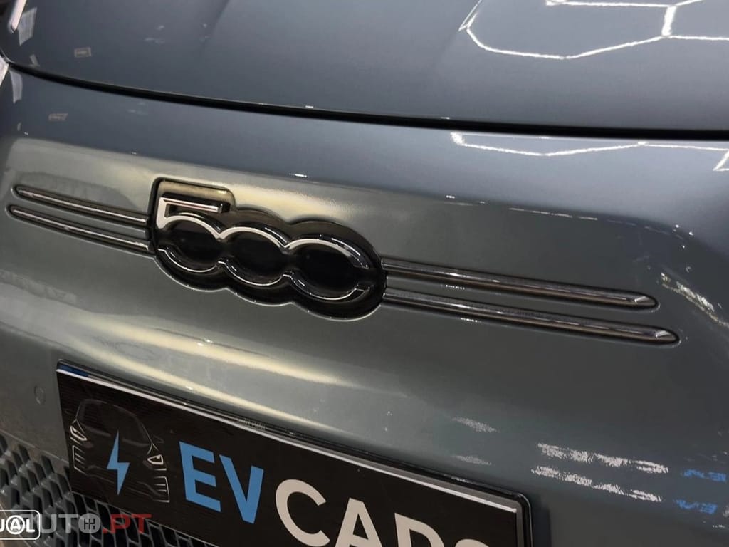 Fiat 500e La Prima