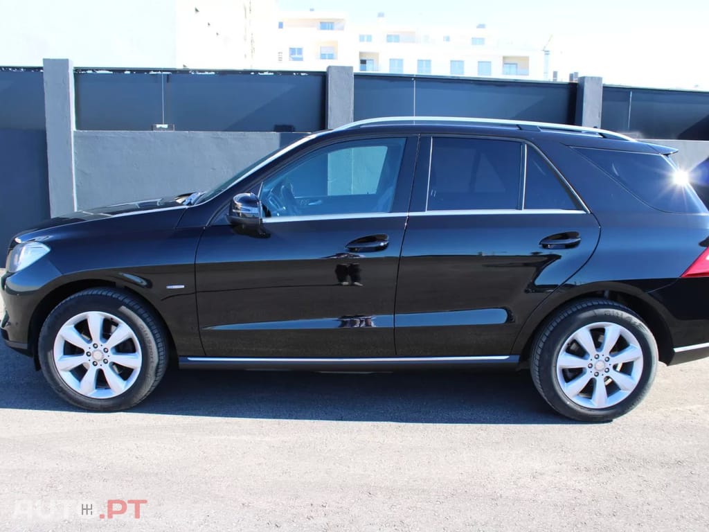 Mercedes-Benz ML 350 BlueTEC — fotografia 3