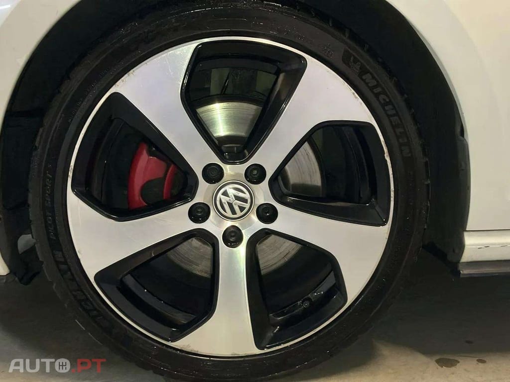 Volkswagen Golf 2.0 TSI GTI DSG Performance