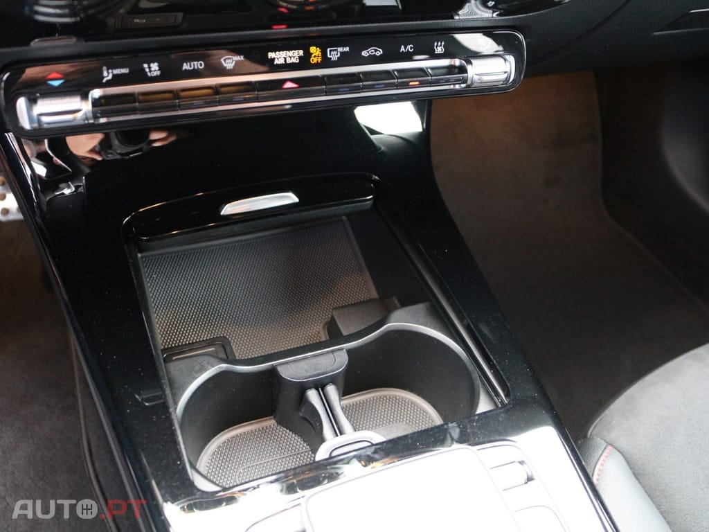 Mercedes-Benz A 250 e AMG Line