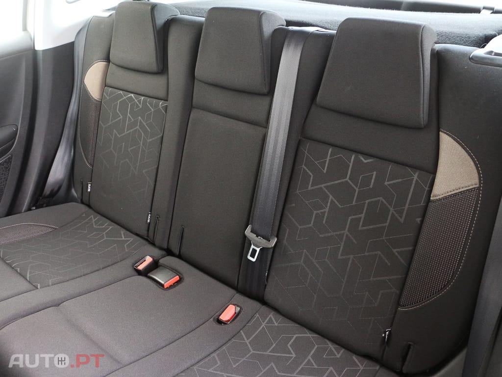 Peugeot 2008 1.6 e-HDi Active