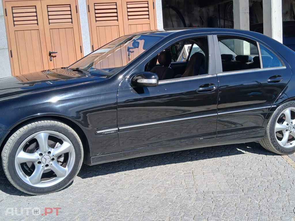Mercedes-Benz 220 W203