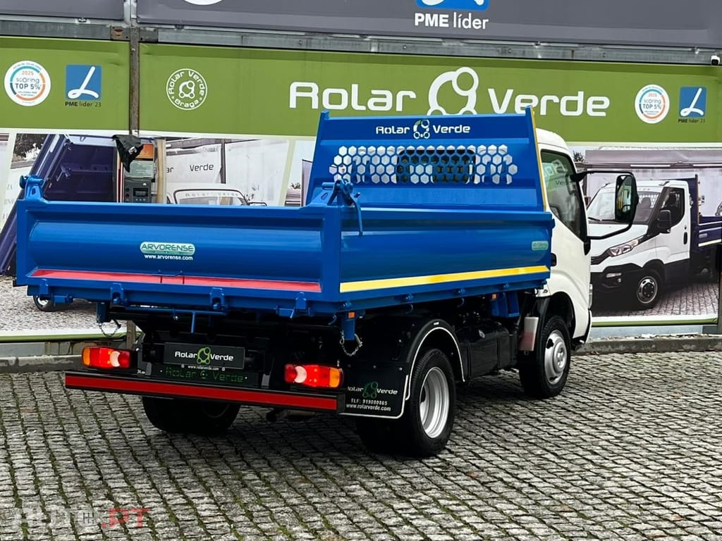 Toyota Dyna 3.0  BASCULA TRILATERAL