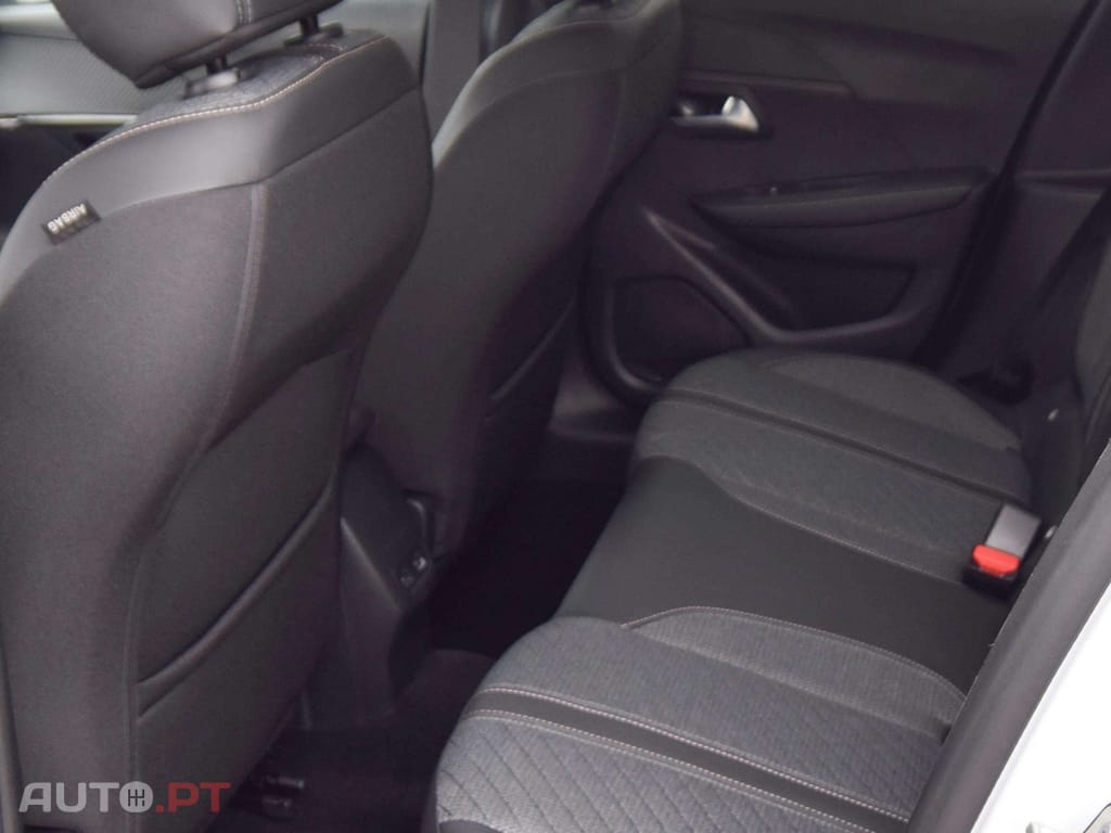 Peugeot 208 1.2 Hybrid Allure e-DCS6