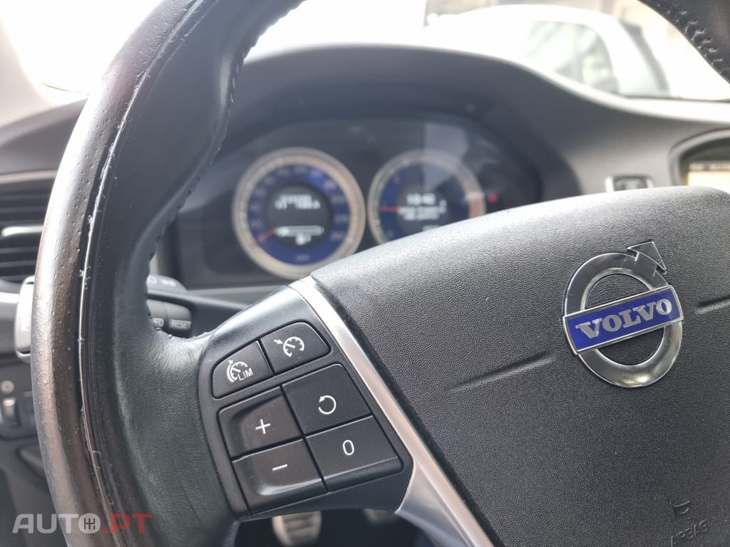 Volvo V60 1.6 D2 R-Design