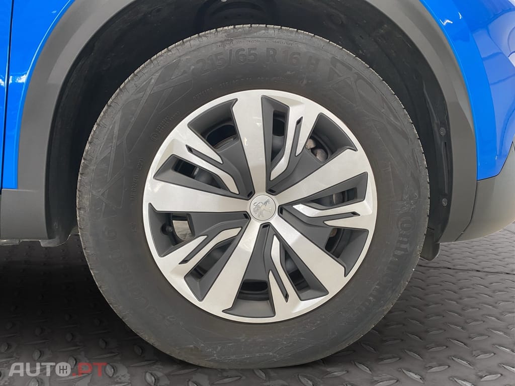 Peugeot E-2008 50 kWh Active Pack