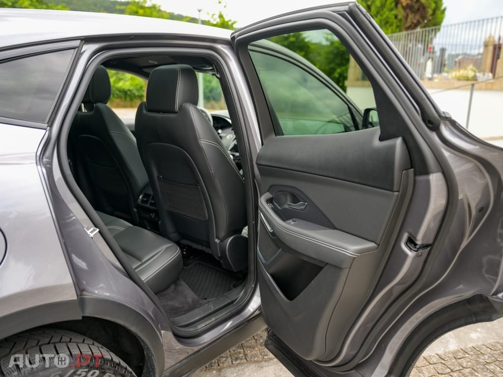 Jaguar E-Pace 1.5 P300e R-Dynamic SE AWD Aut.