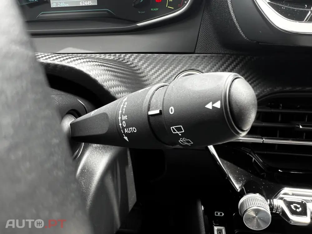 Peugeot E-2008 50 kWh Active Pack