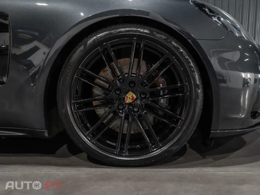 Porsche Panamera 4 E-Hybrid