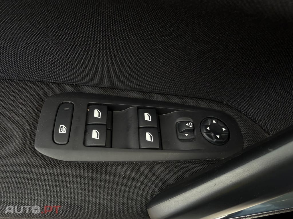 Peugeot 308 1.5 BlueHDi Style J17