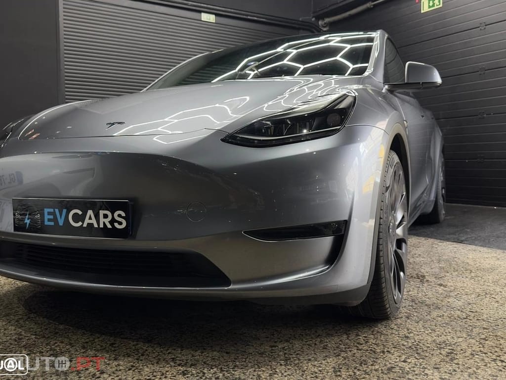 Tesla Model Y Performance Dual Motor AWD