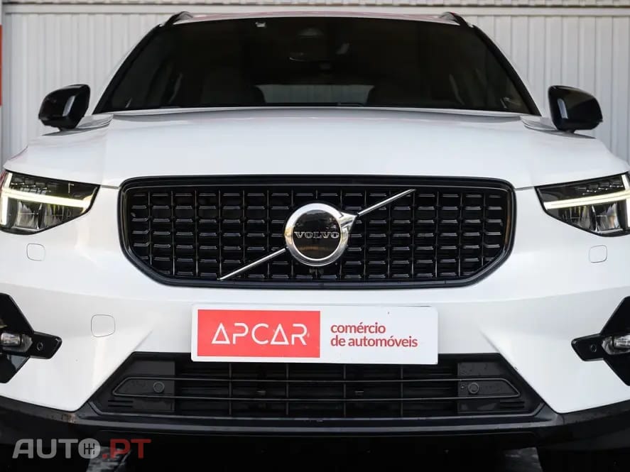 Volvo XC40 1.5 T2 Plus Dark Auto
