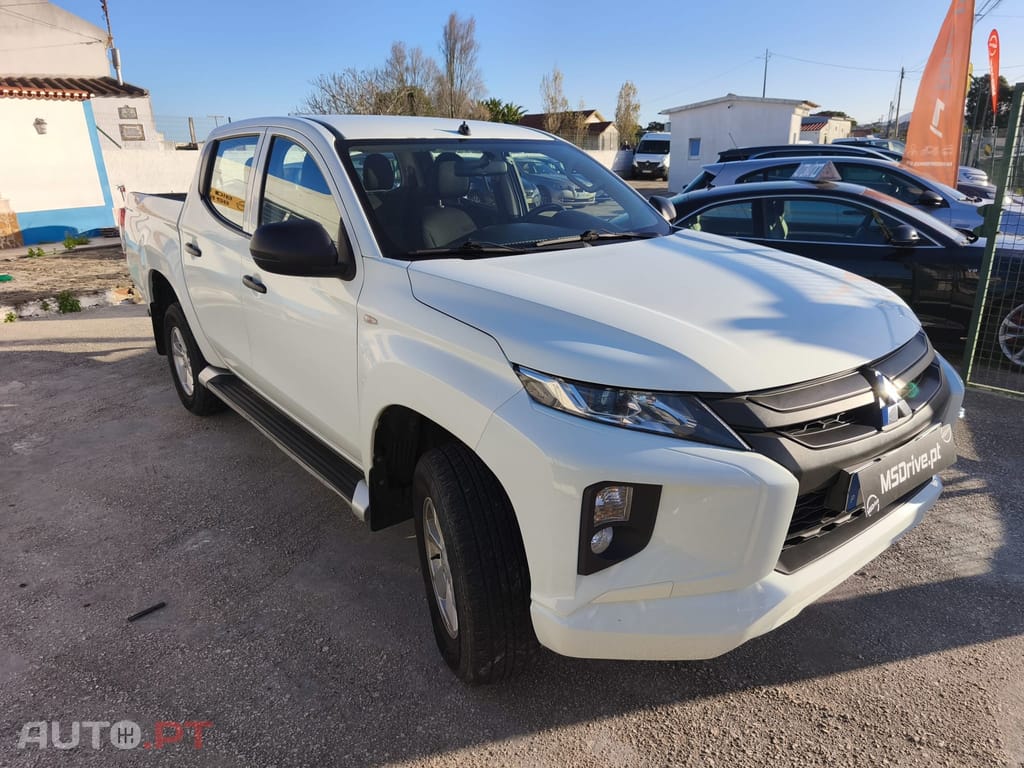 Mitsubishi L200 2.3 DI-D Strakar Space Cab Connect Edition 4WD