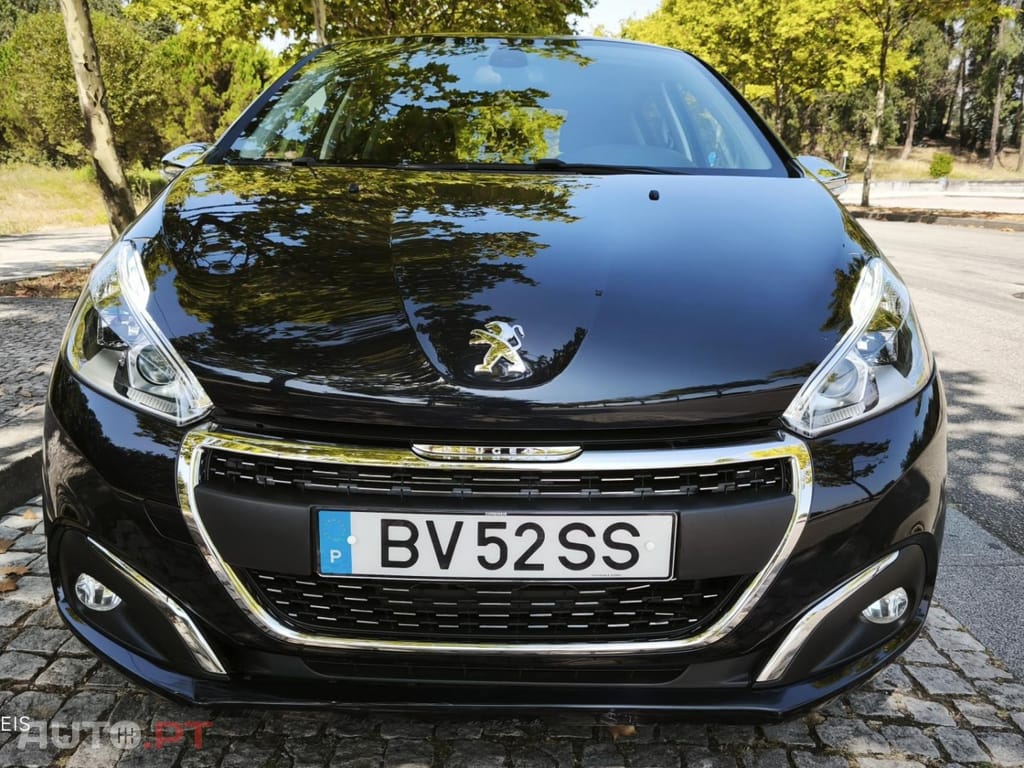 Peugeot 208 PureTech 82 Stop & Start Signature