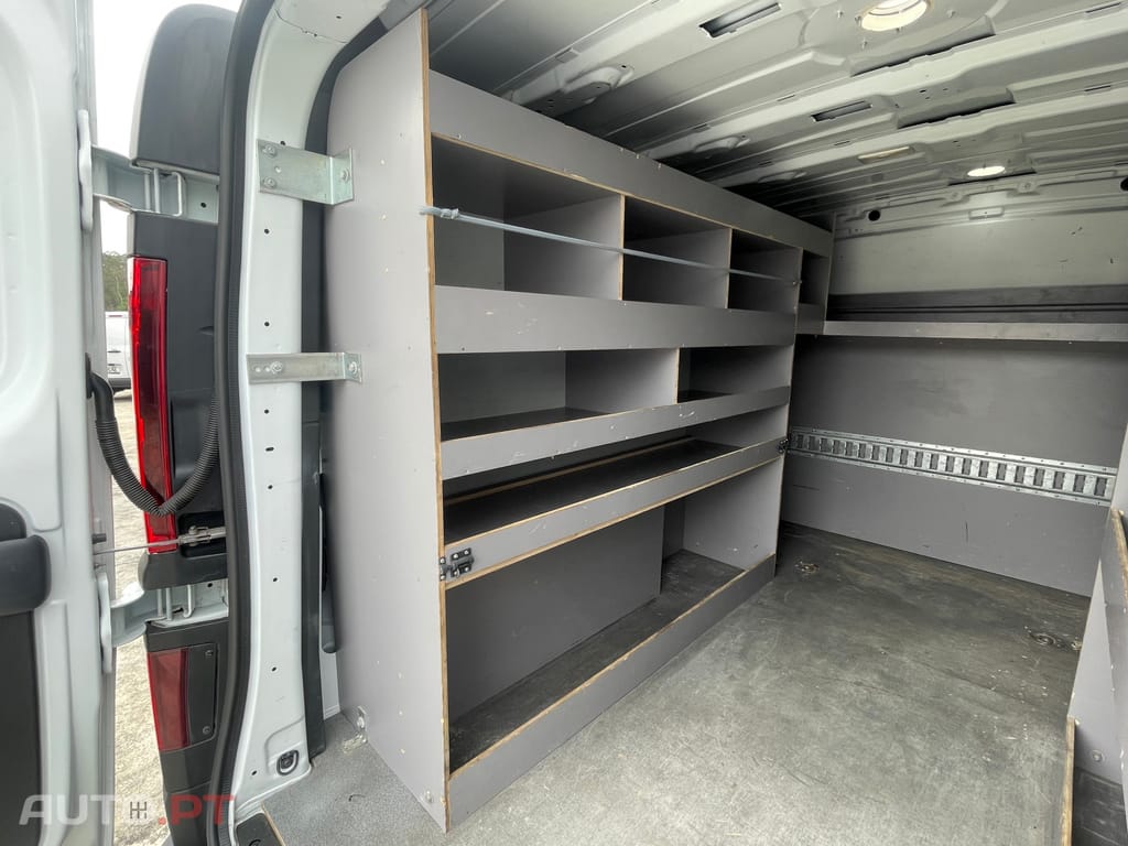Renault Trafic 2.0 dCi IVA Dedutível