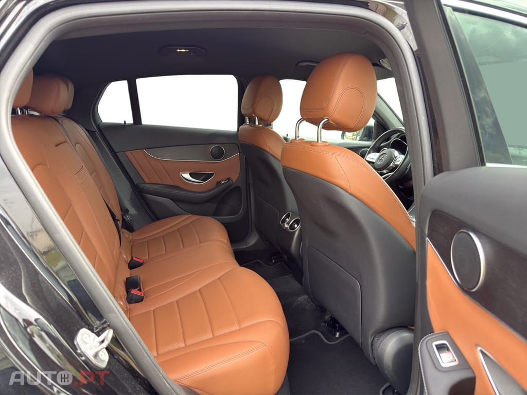 Mercedes-Benz GLC 300 Coupe de 4Matic 9G-TRONIC AMG Line