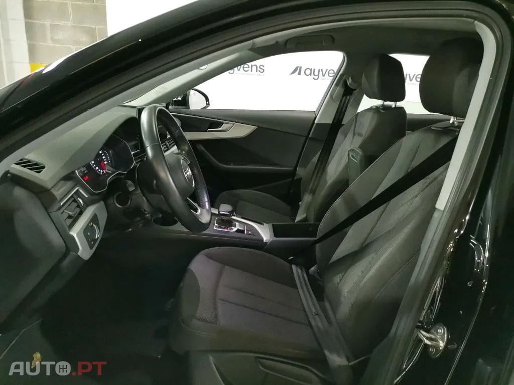 Audi A4 Avant 30 TDI S tronic