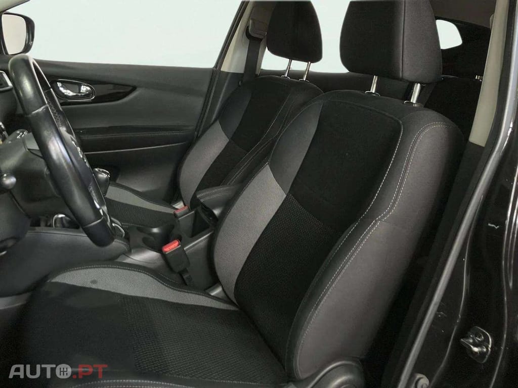 Nissan Qashqai 1.5 dCi N-Connecta J18