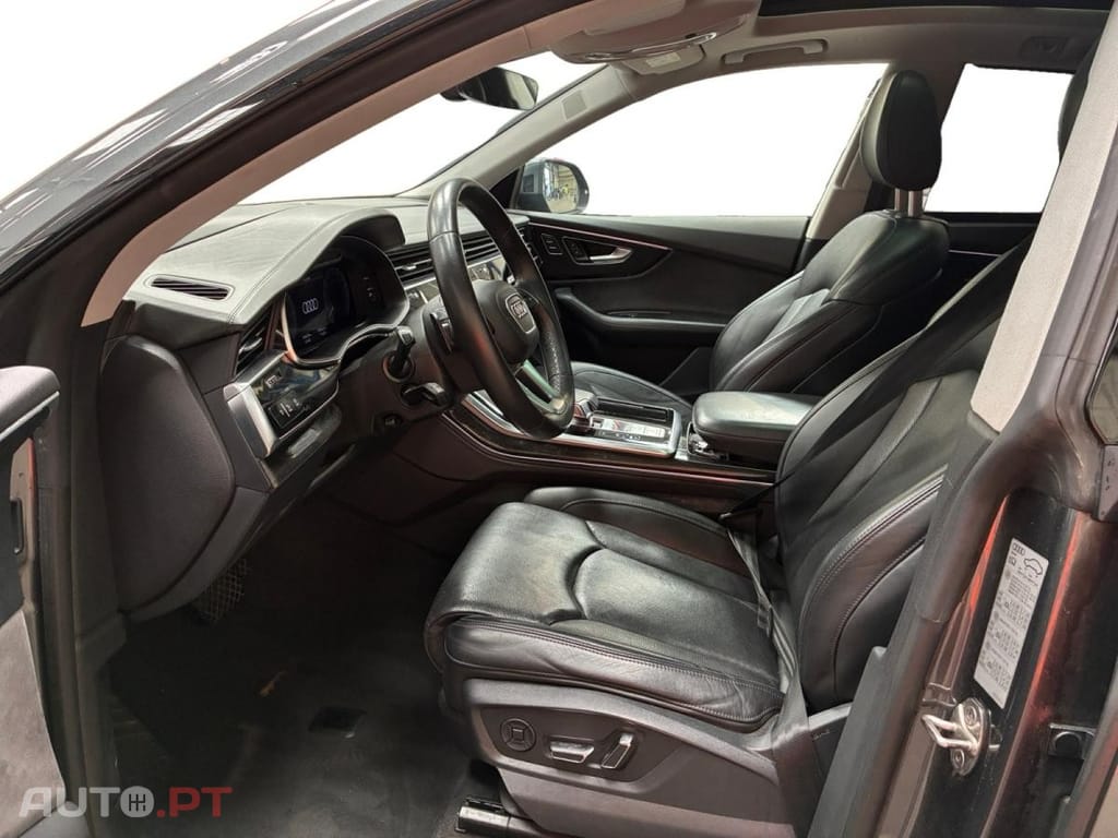 Audi Q8 55 TFSIe quattro Tiptronic Extended