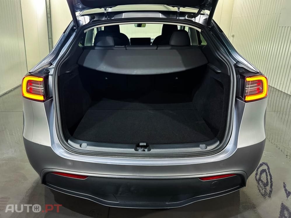 Tesla Model Y Long Range Dual Motor AWD