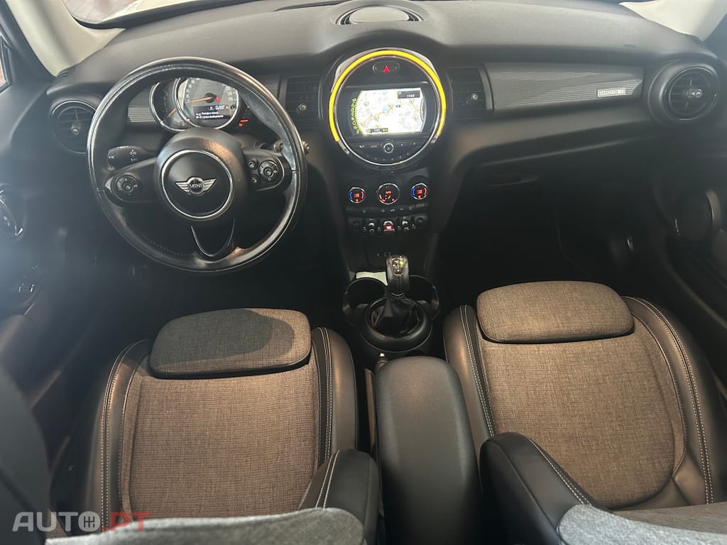 MINI Cooper D Auto