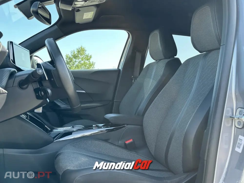 Peugeot 2008 1.2 PureTech Allure EAT8