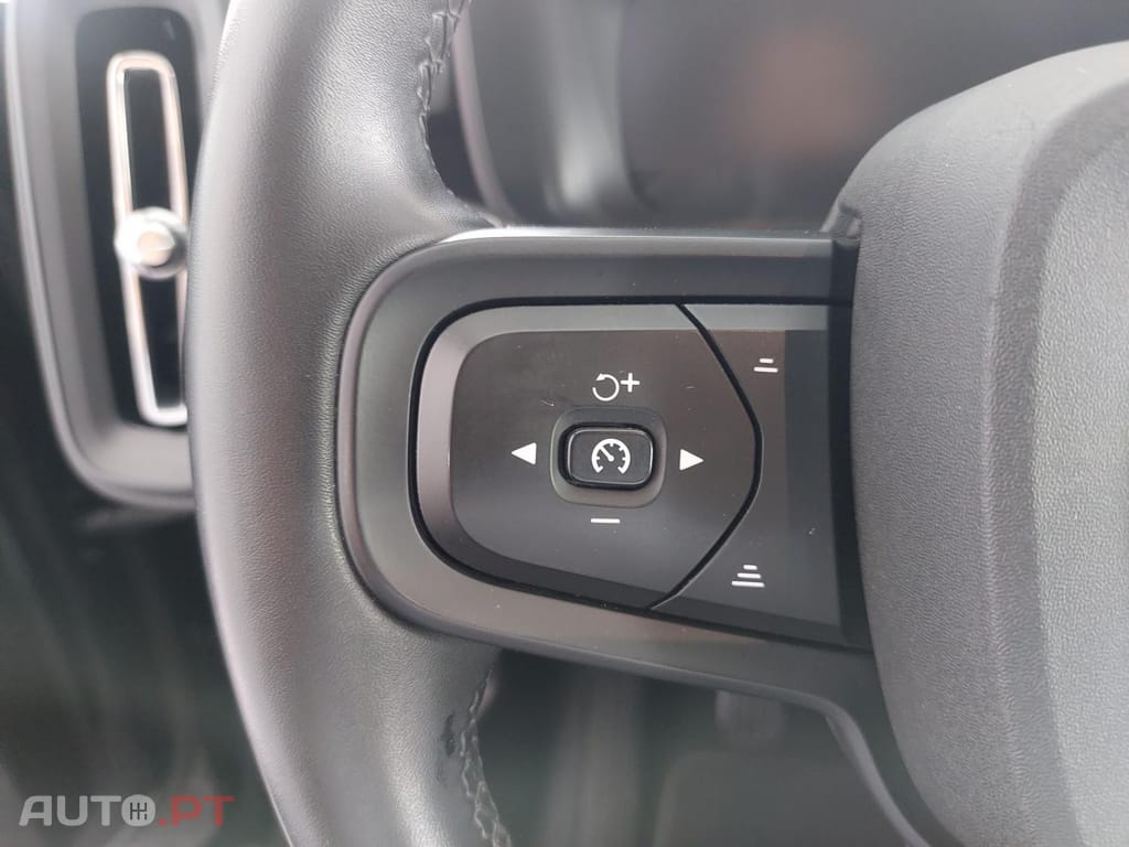 Volvo XC40 1.5 T2 Momentum