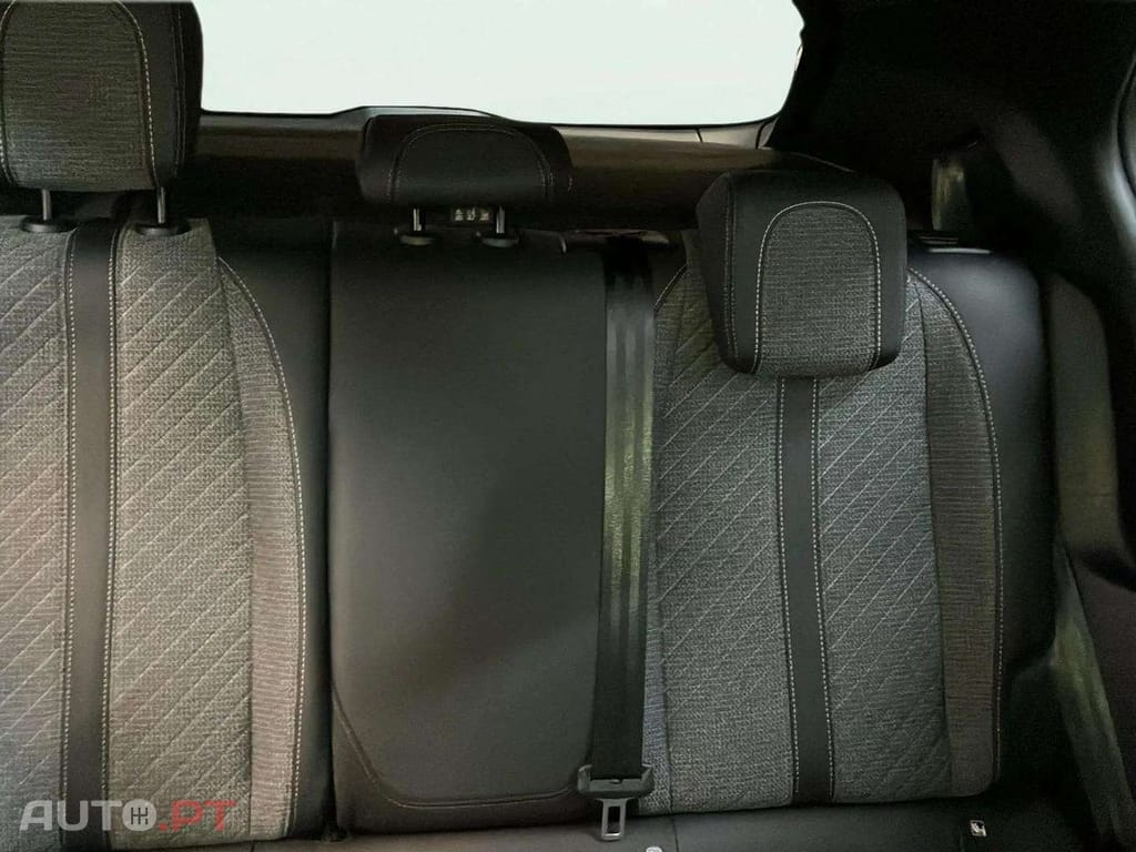 Peugeot 2008 1.2 PureTech Allure EAT8