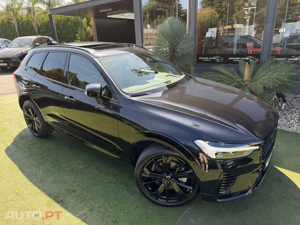 Volvo XC 60 2.0 T6 PHEV Black Edition AWD — fotografia 12
