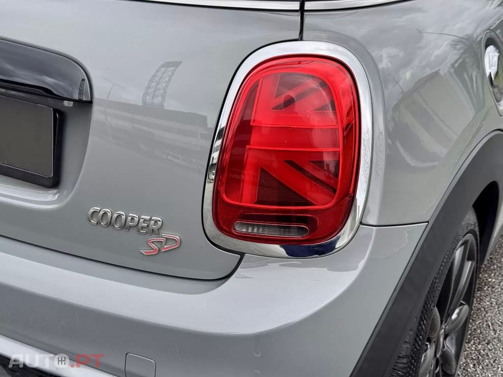 MINI Cooper Cooper SD Auto