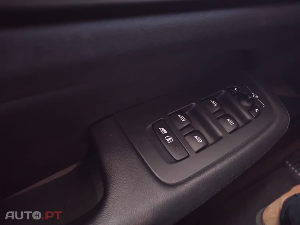 Volvo V60 2.0 B4 Momentum Plus Geartronic
