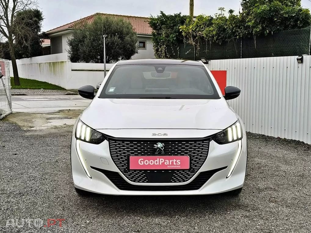 Peugeot E-208 50 kWh GT Pack