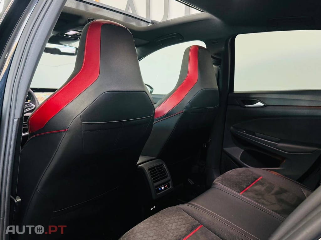 Volkswagen Golf 2.0 TSI GTI